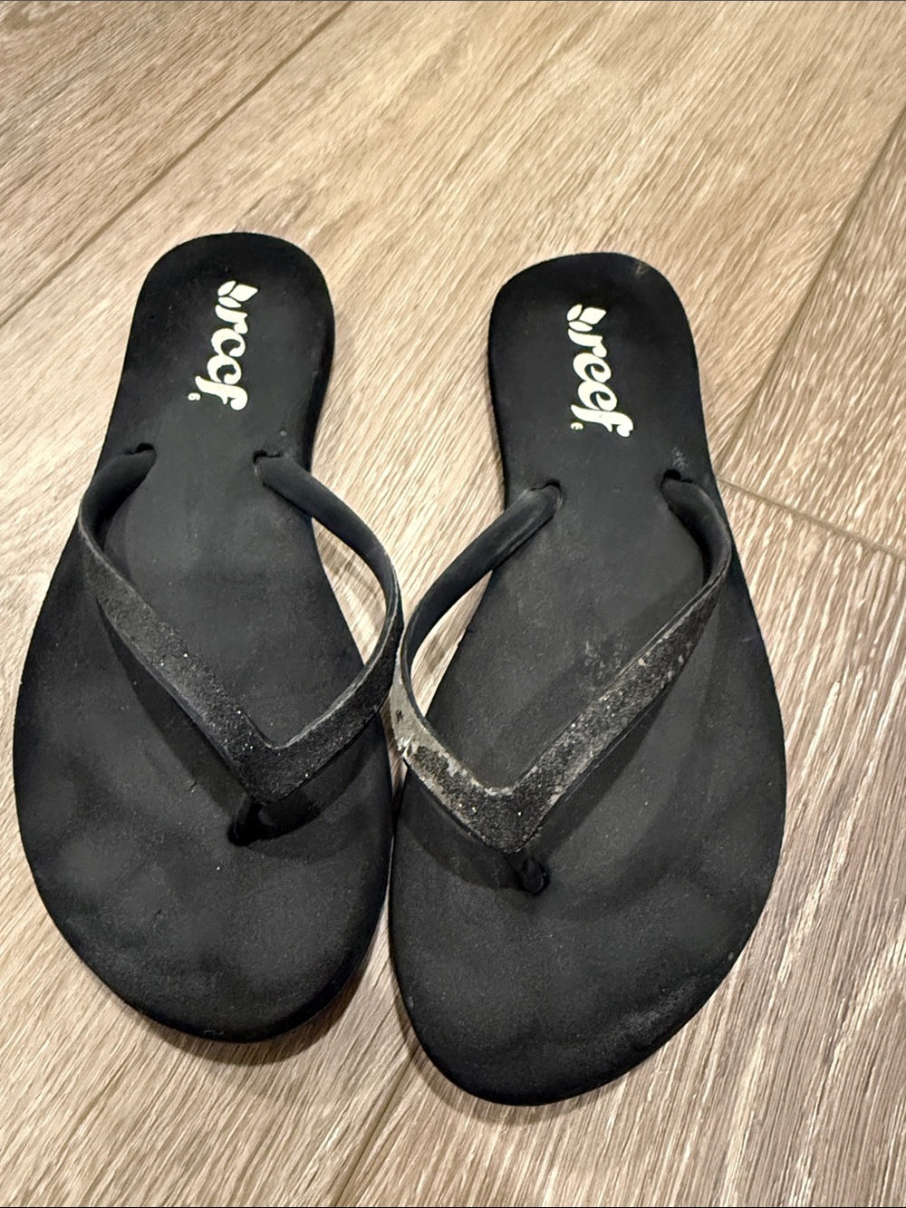 Reef Women’s Black Flip Sandal with Subtle Logo